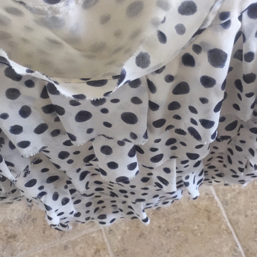 3 for $10 Ruffled polka dot Loft top - Picture 5 of 9